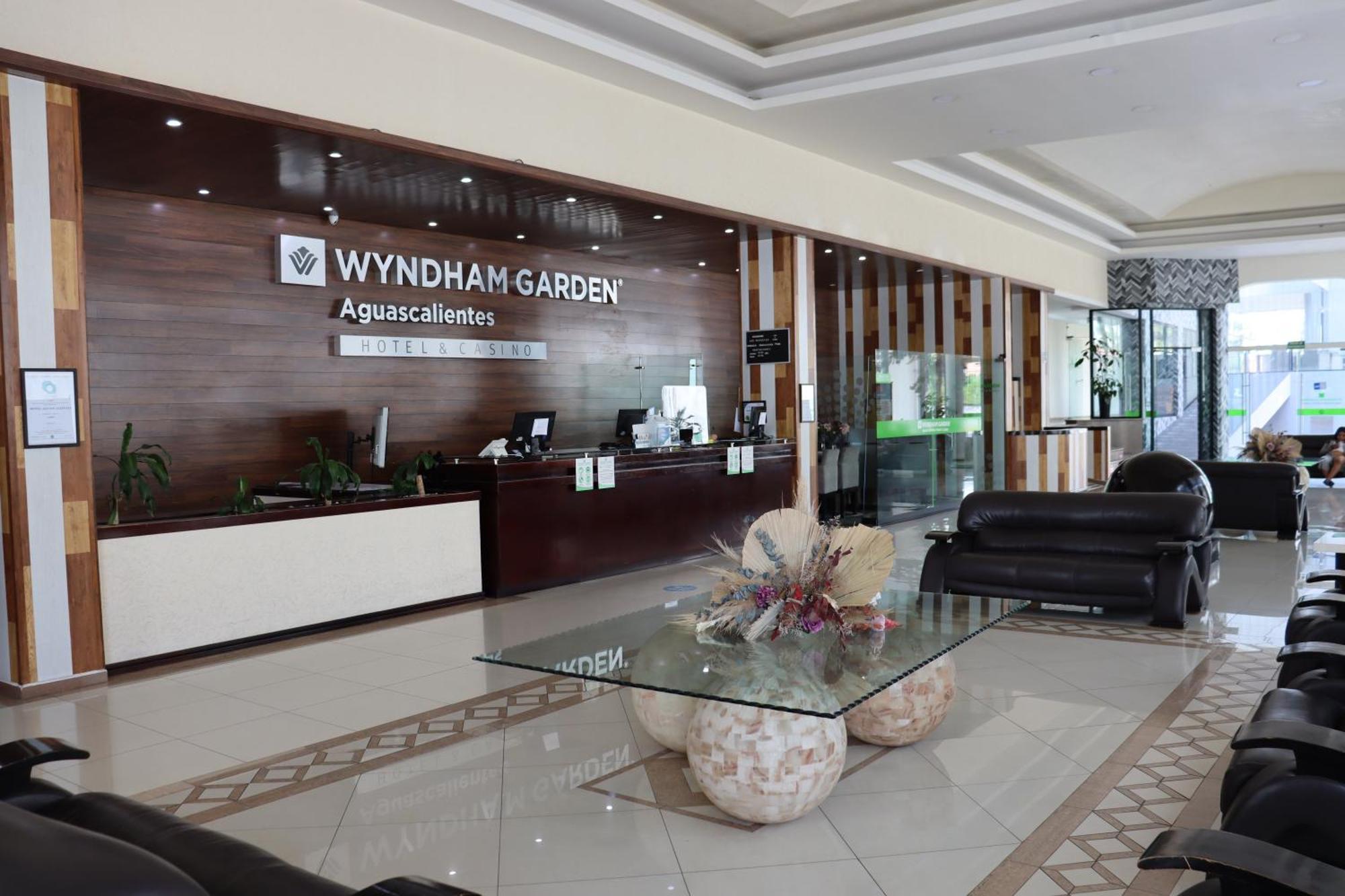 Wyndham Garden Aguascalientes Hotel & Casino Exterior photo